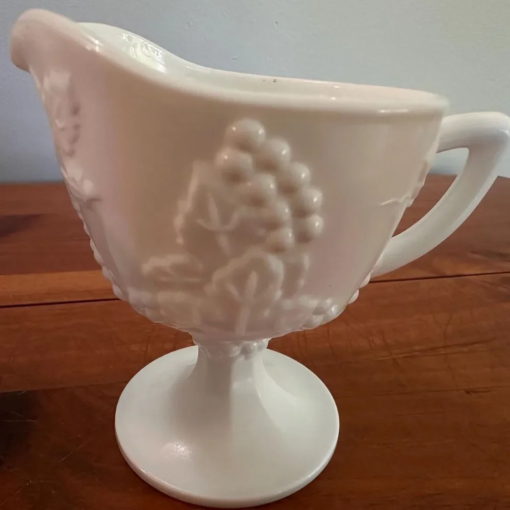 Vtg Indiana Colony Harvest Grape Milk Glass 5 Pc Set Plate Cup Saucer Cream Suga
